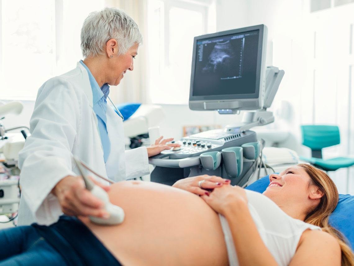 Niveles de colesterol alto en el embarazo se asocian con enfermedades cardiovasculares en los niños