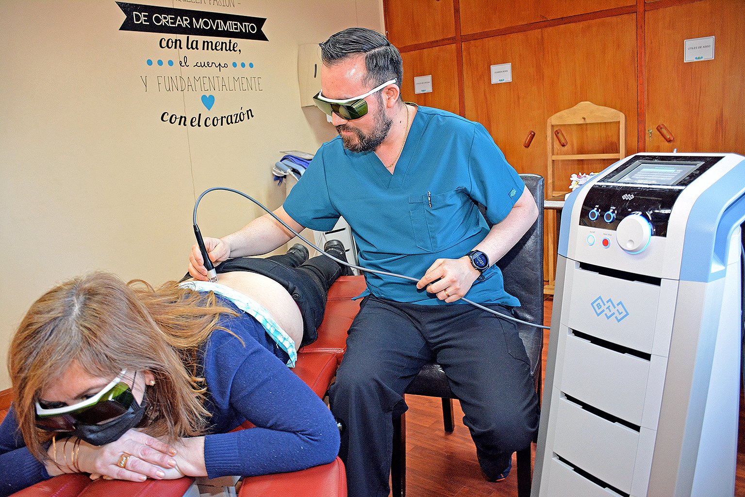 “La hernia discal se puede recuperar sin cirugía”