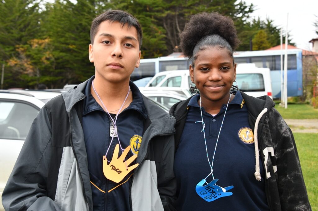 Nicolás Ruiz y Tais Valencia, 
Escuela Arturo Prat.